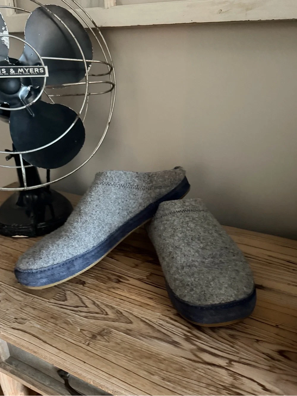 Olukai Humani Hulu Grey Wool Sheep Fur Lined Slip On Mule Slide Sandals 11